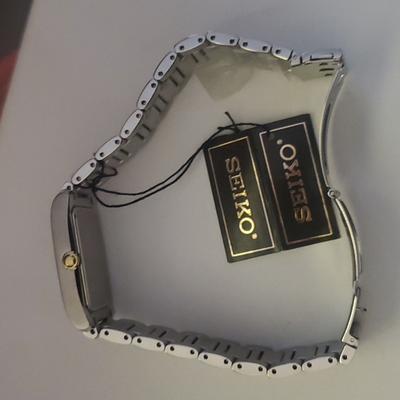 Seiko Men's SKK701 Dress Two-Tone Solid Stainless-Steel Case and Bracelet - Picture 4 of 7